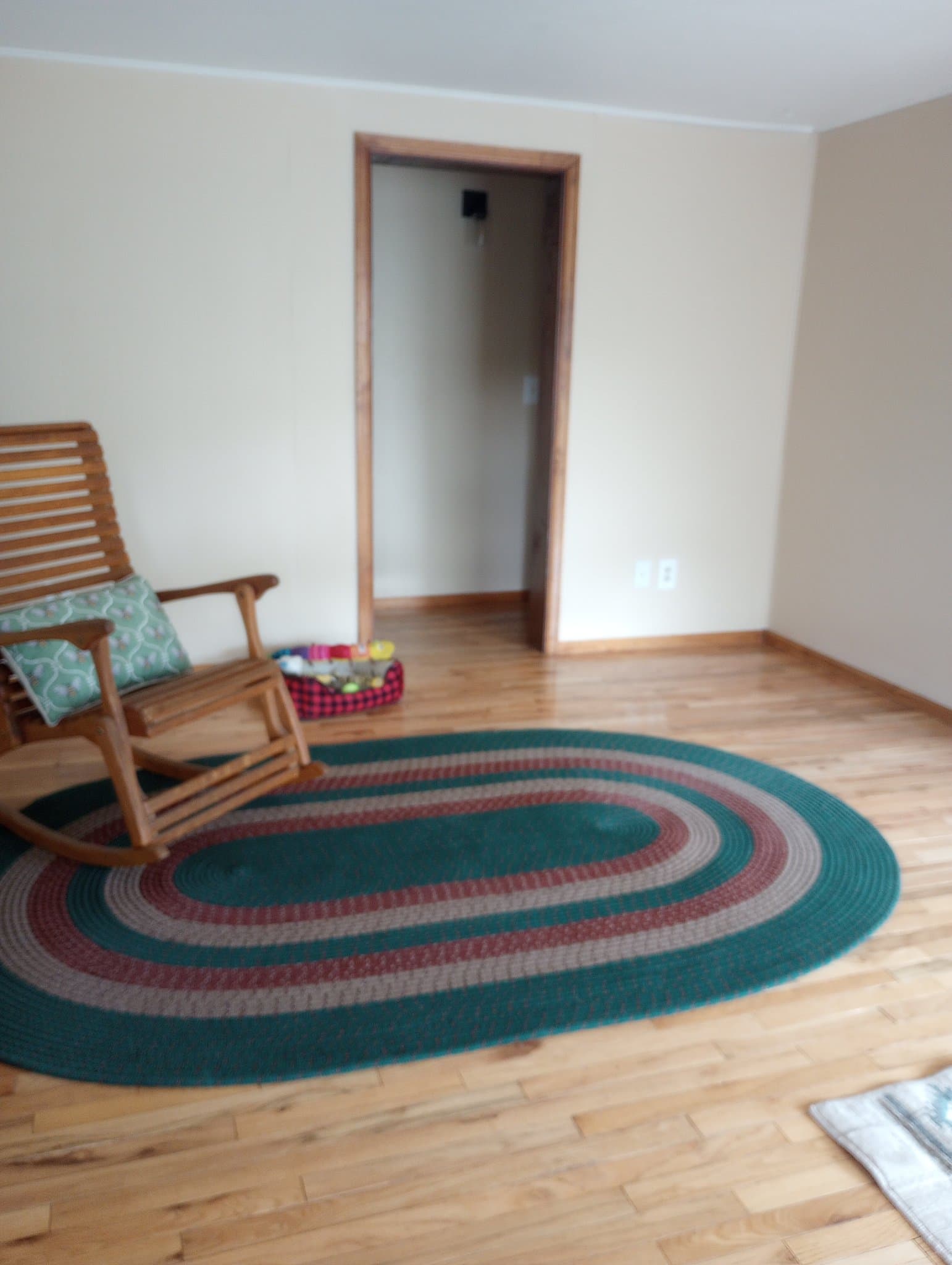 Evergreen Apartment: 28057 Knowles Rd