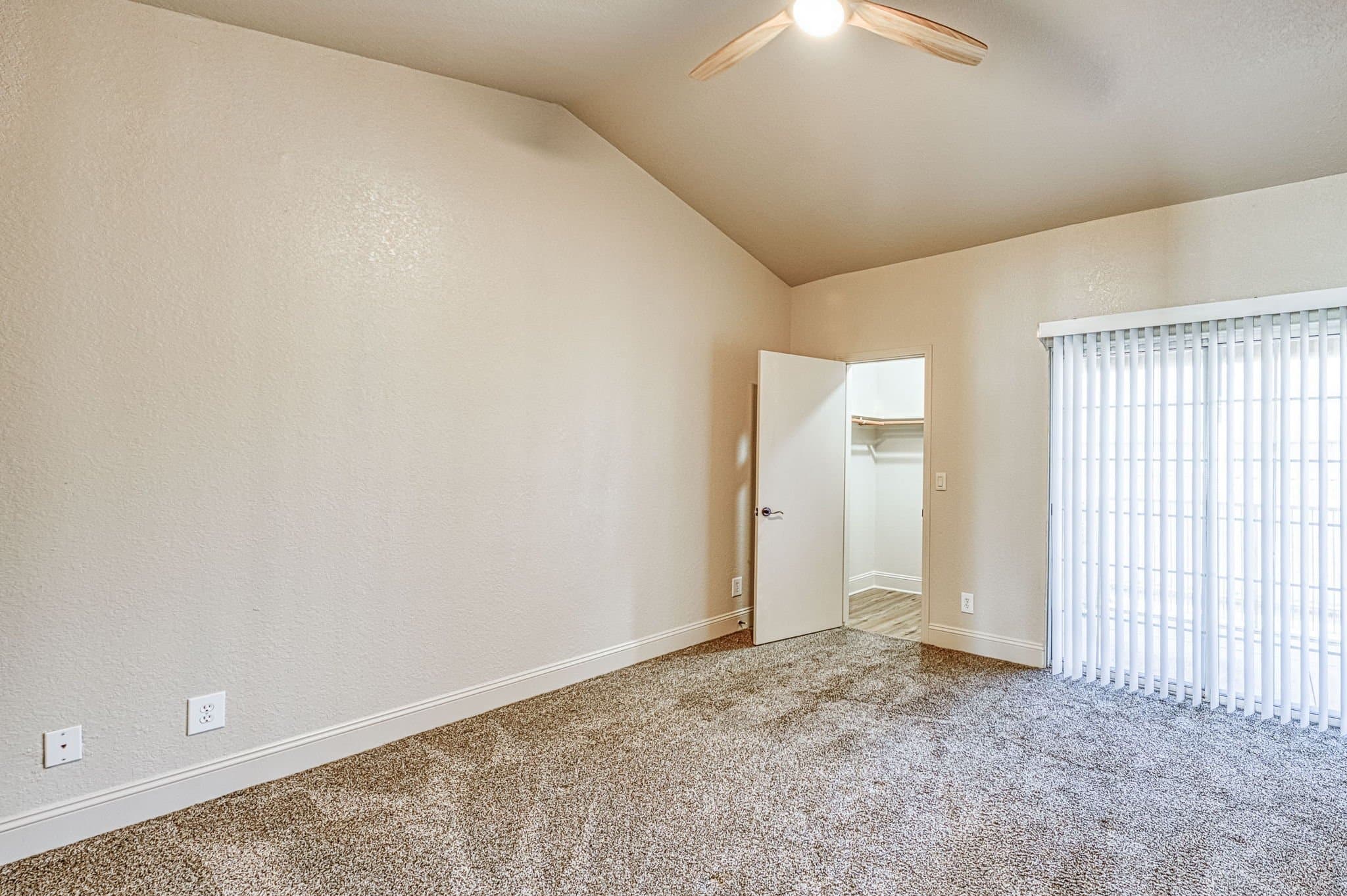 Fresno Single Room: 8153 N Cedar Ave