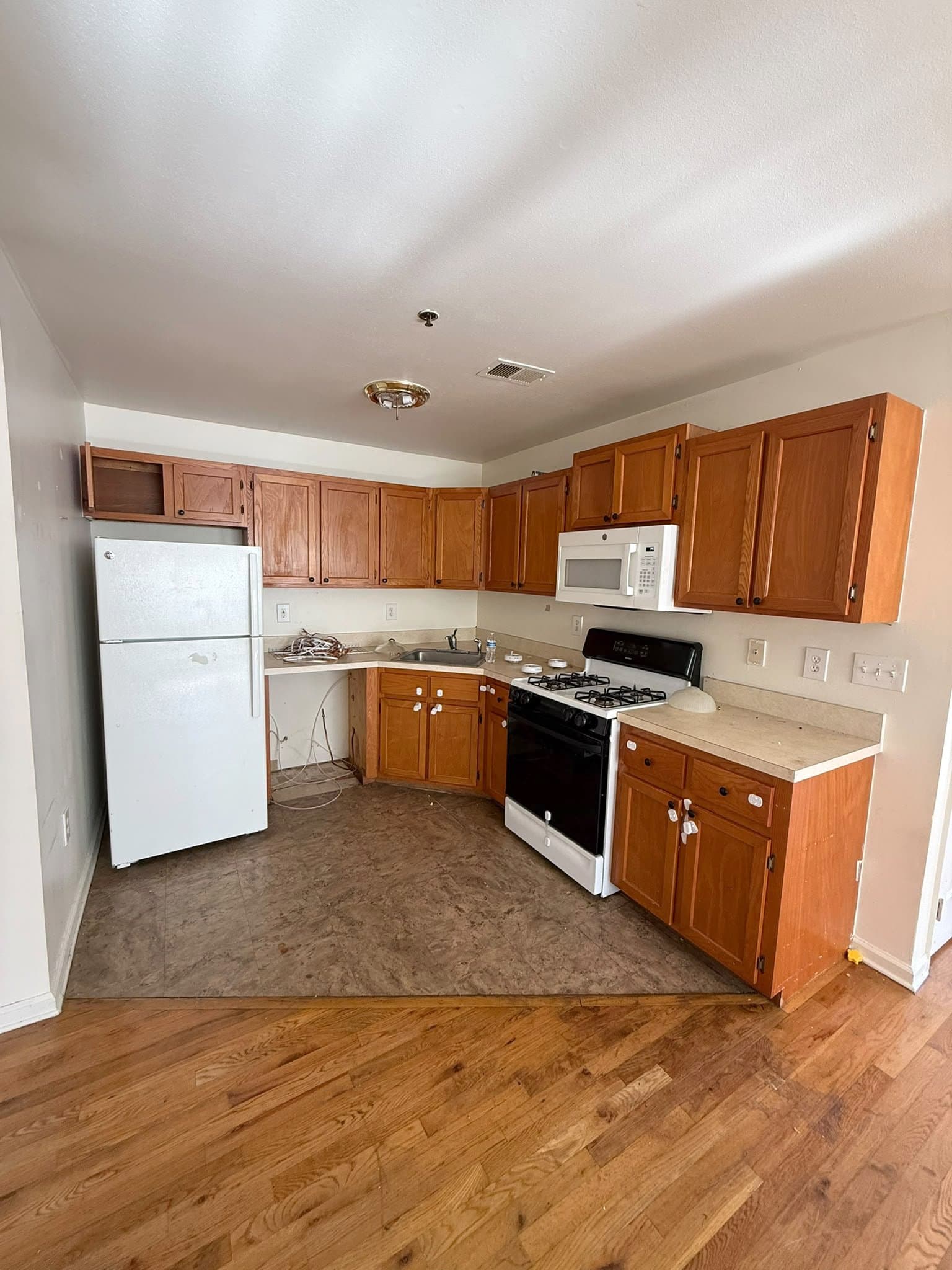 Lakewood Apartment: 910 Ocean Ave