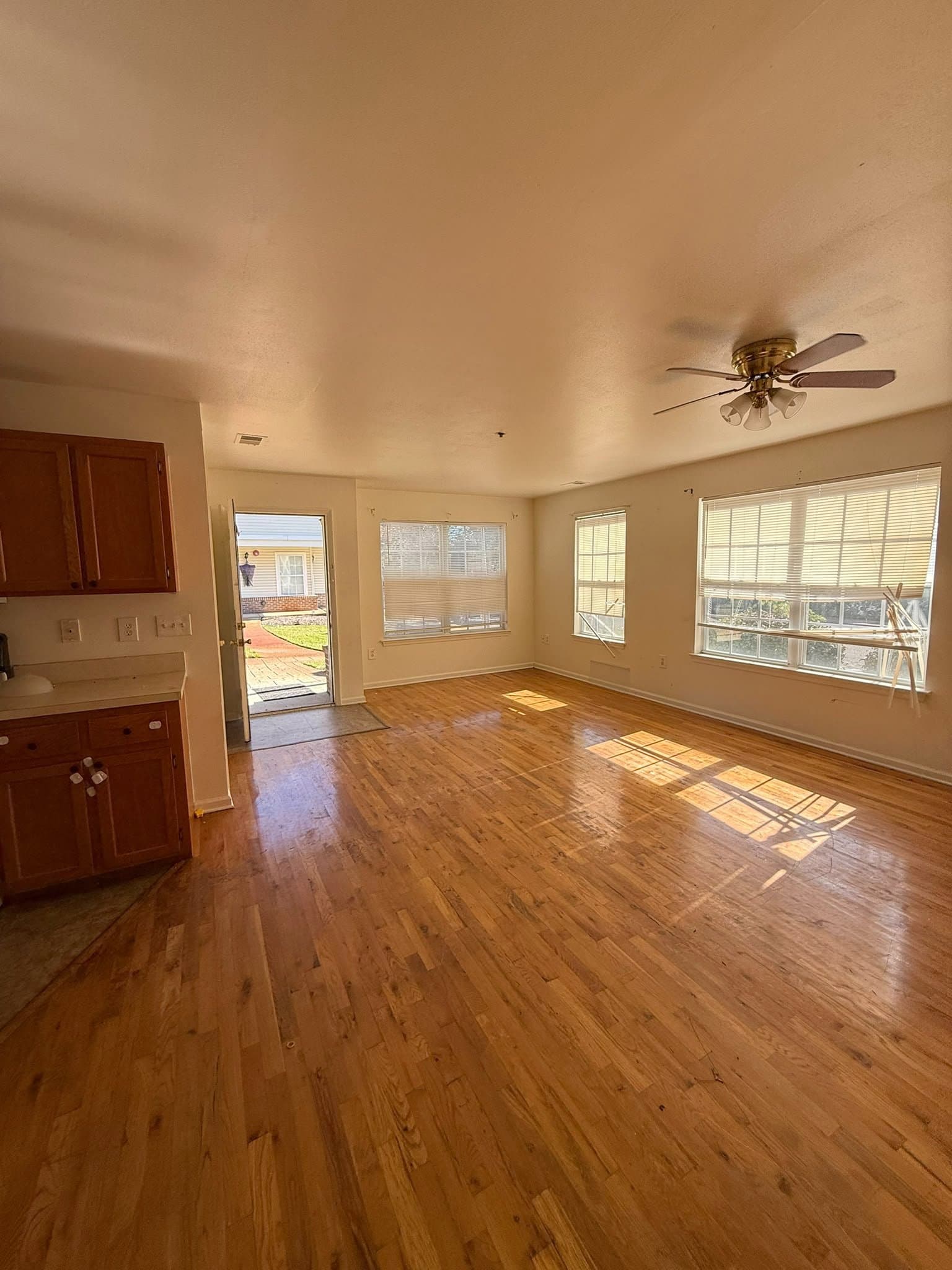 Lakewood Apartment: 910 Ocean Ave