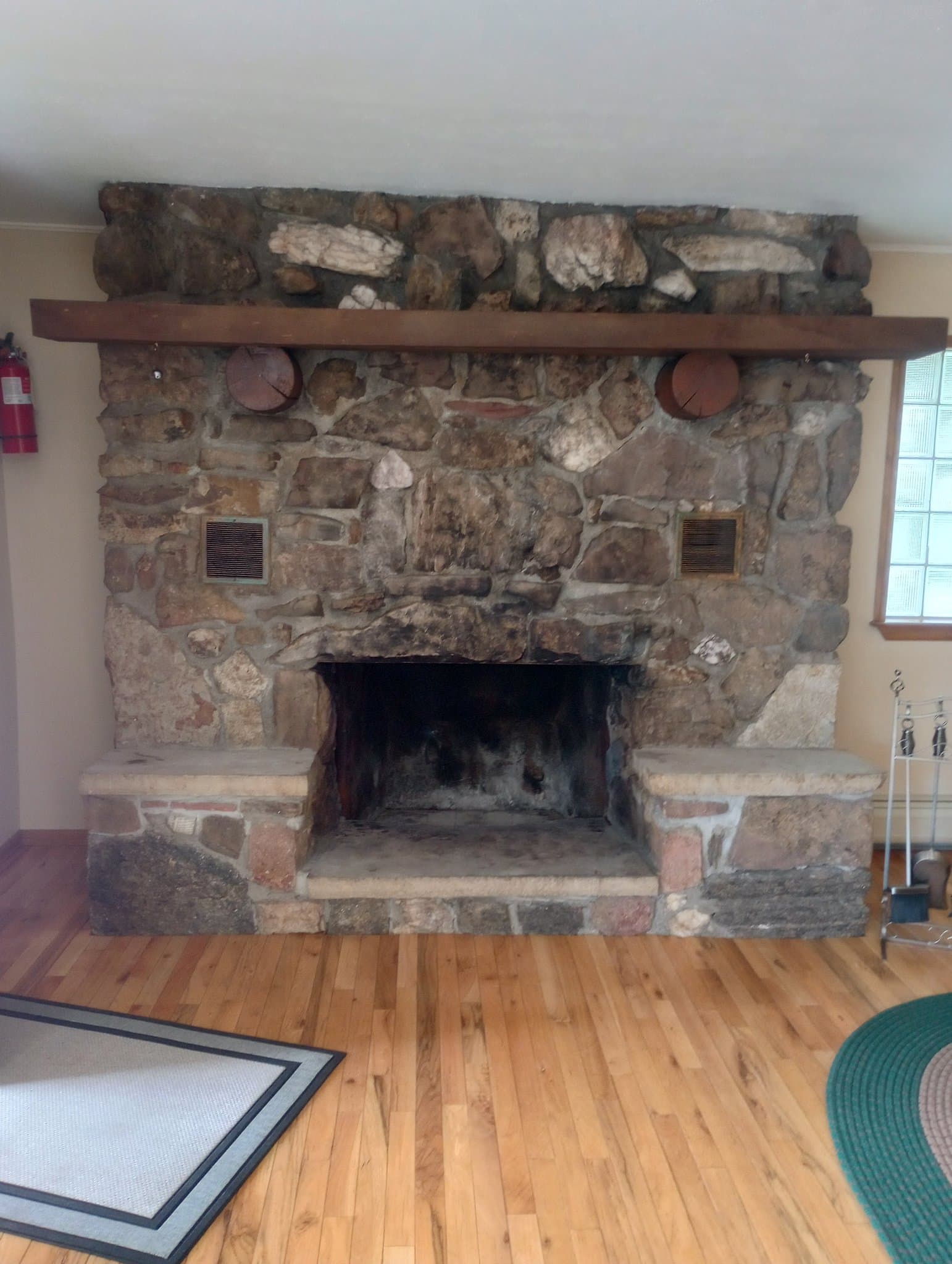 Evergreen Apartment: 28057 Knowles Rd