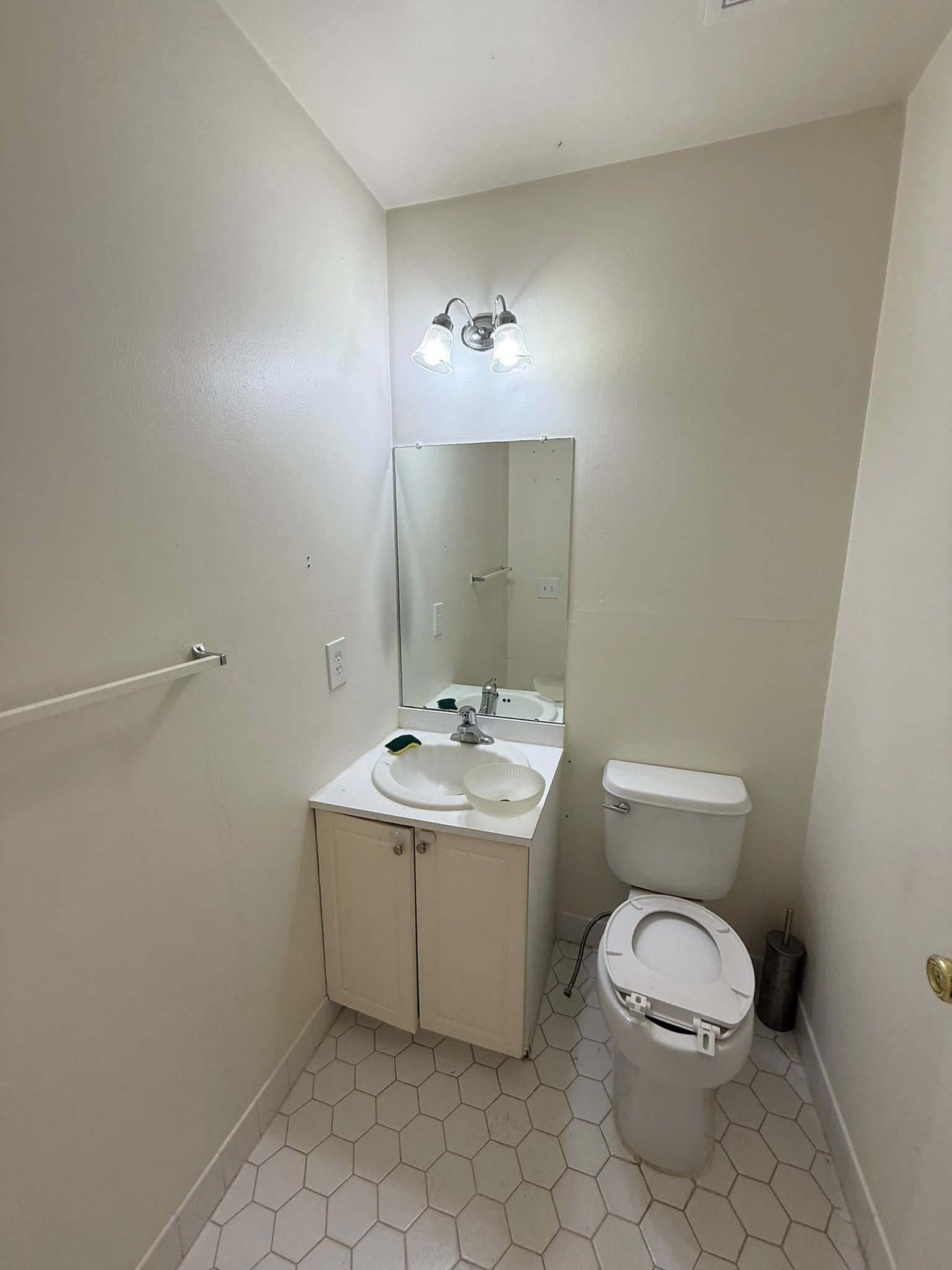 Lakewood Apartment: 910 Ocean Ave