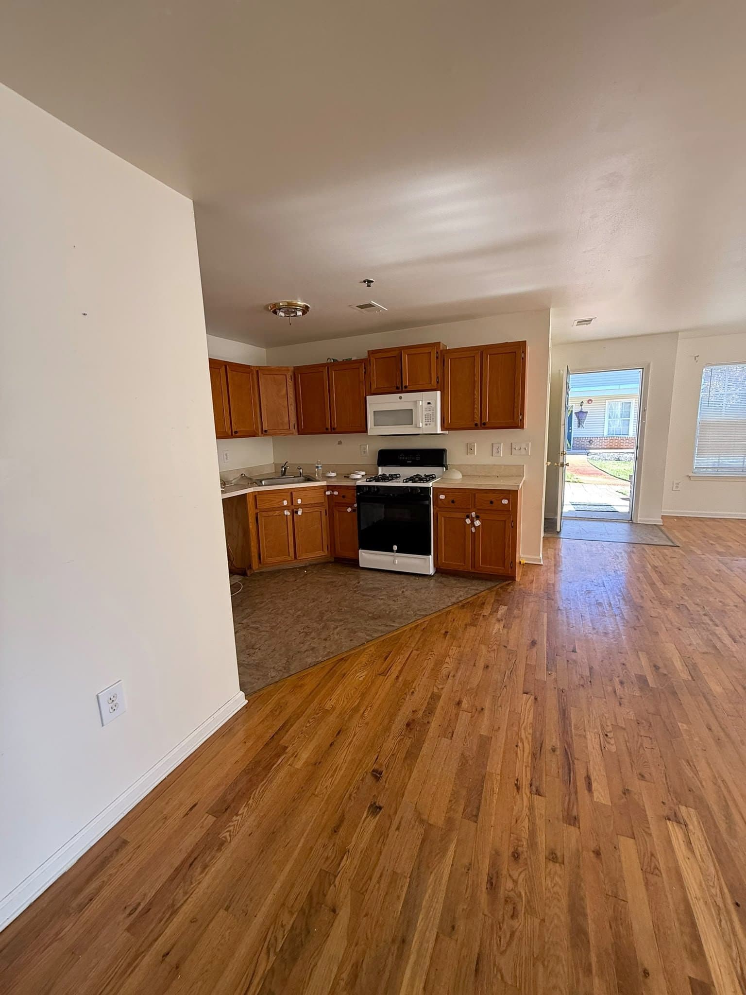 Lakewood Apartment: 910 Ocean Ave