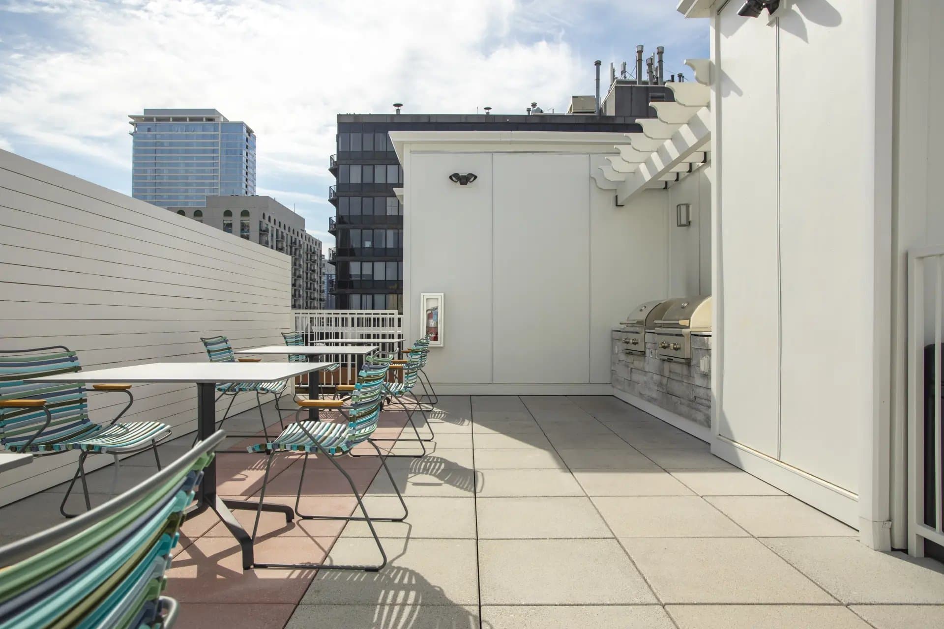 Chicago Condo: 1301 N La Salle Dr