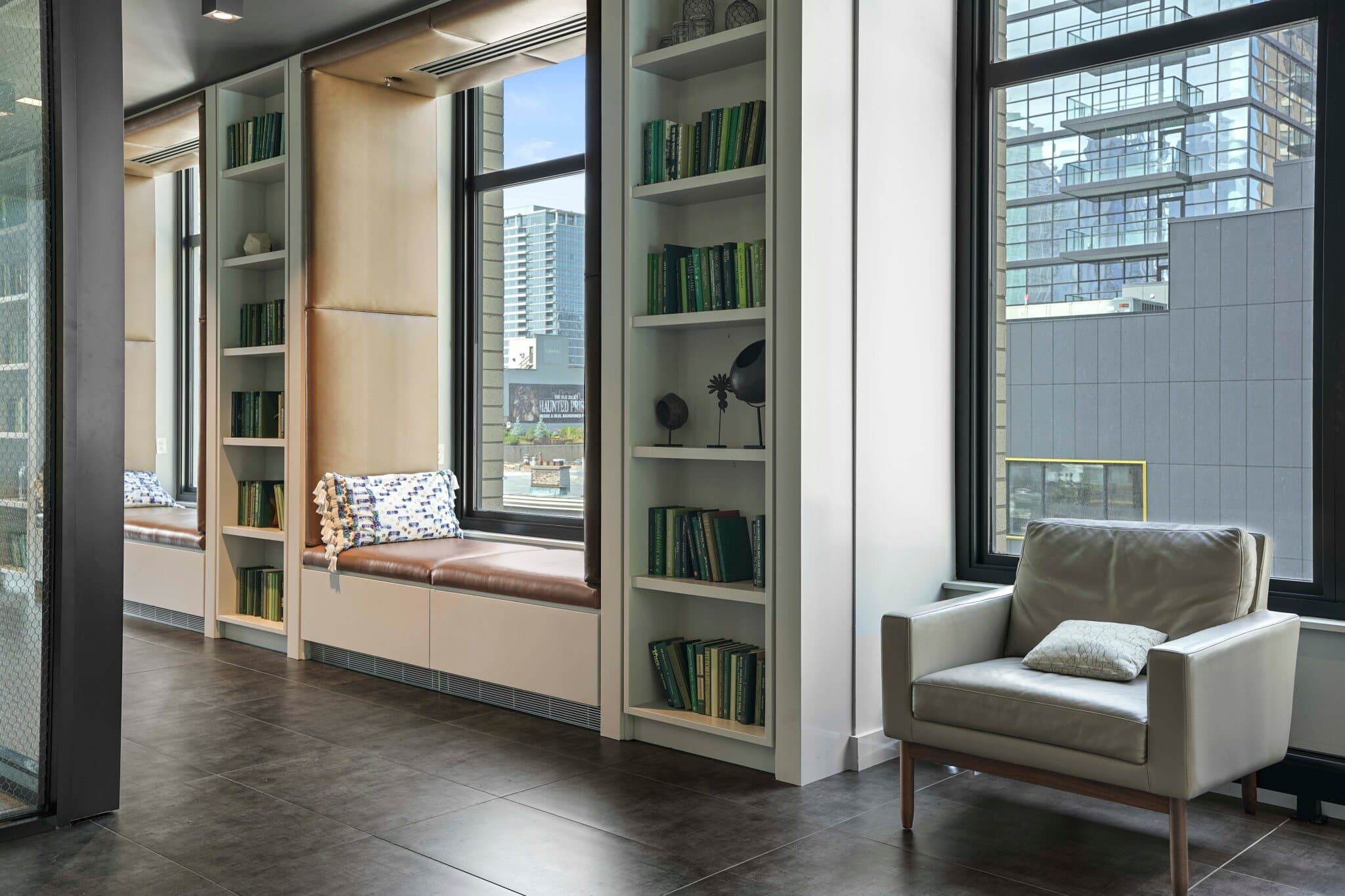 Chicago Condo: 670 N Wells St