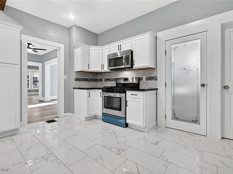 Cleveland Single Room: 2202 E 100th St