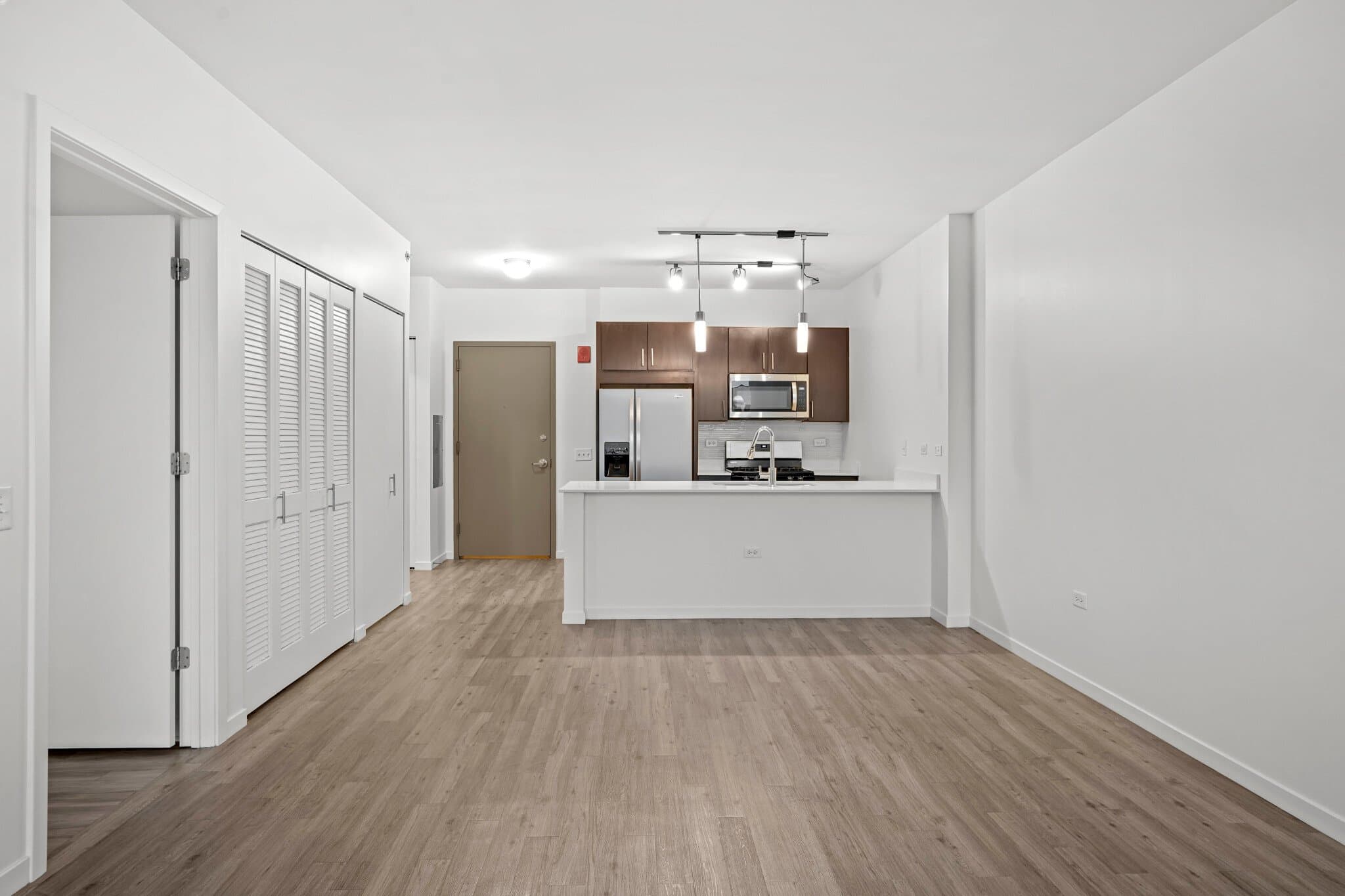 Chicago Condo: 832 West Grace Street