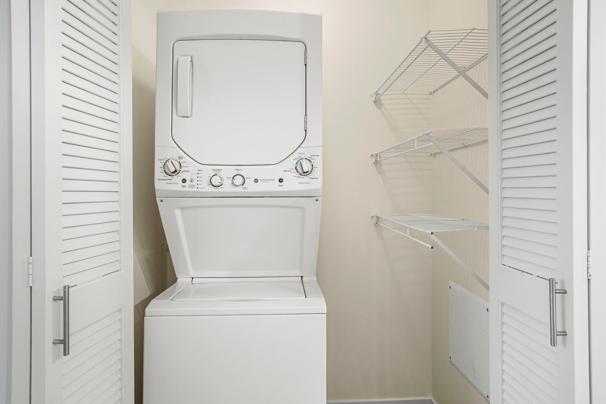 Chicago Condo: 832 West Grace Street