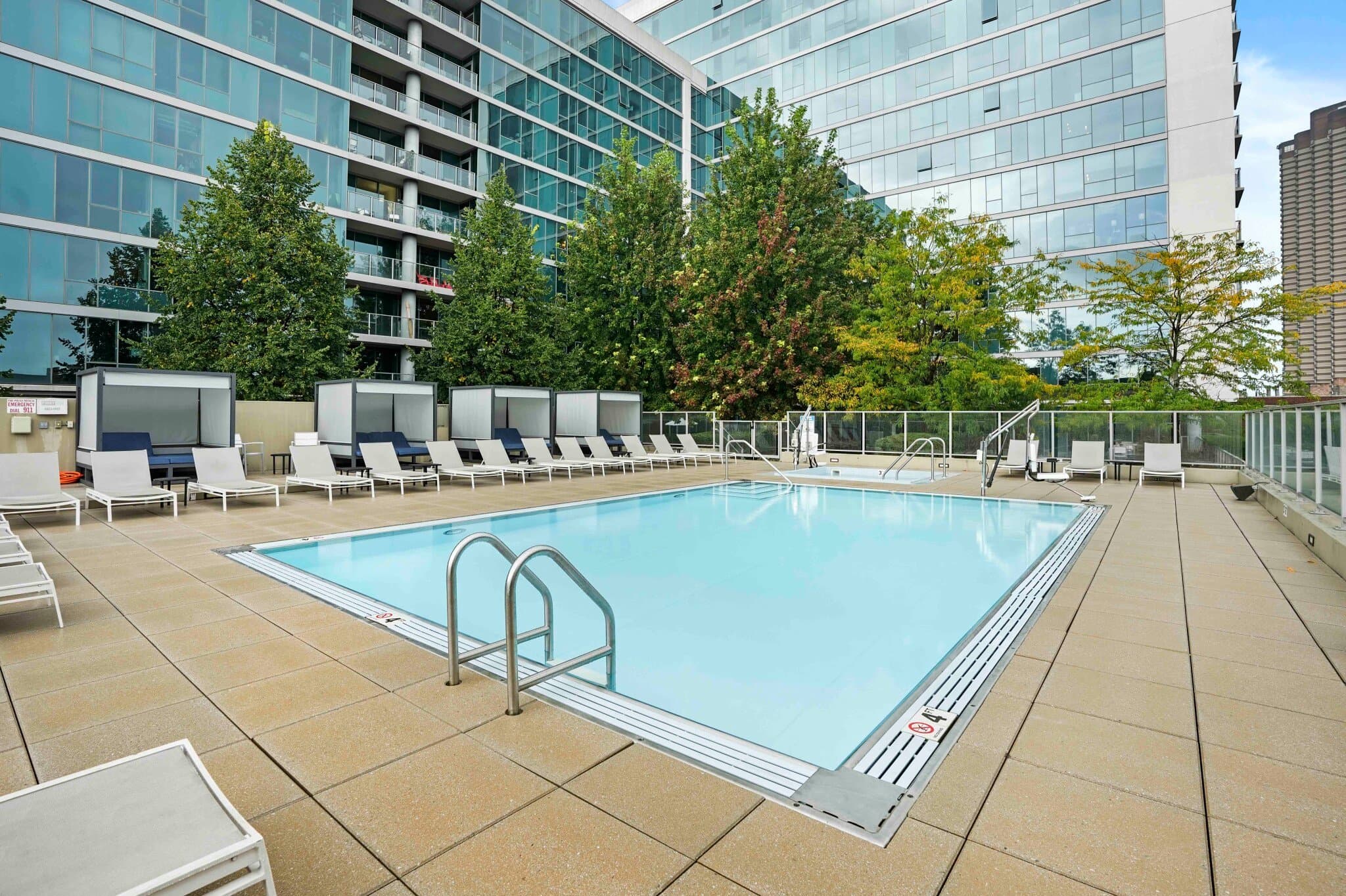 Chicago Condo: 832 West Grace Street