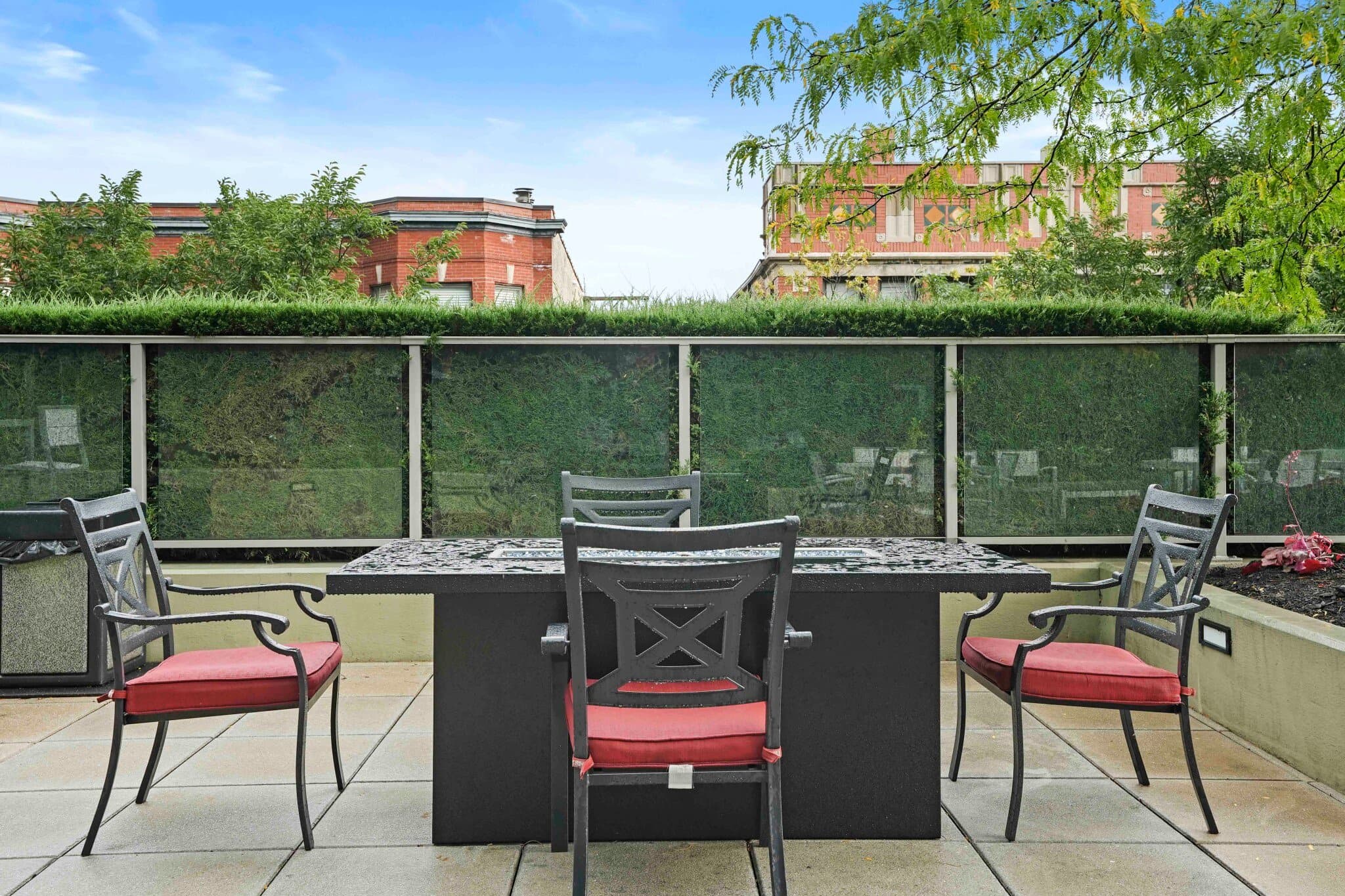 Chicago Condo: 832 West Grace Street