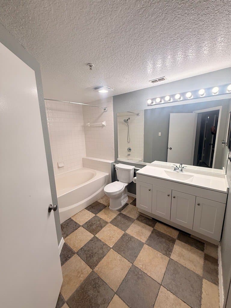 Orlando Townhome: 5536 Metrowest Blvd