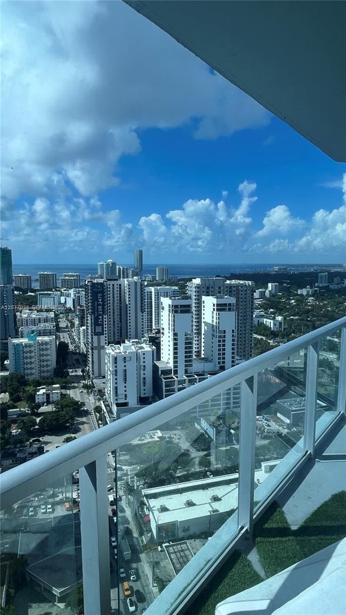 Miami Condo: 185 SW 7th St