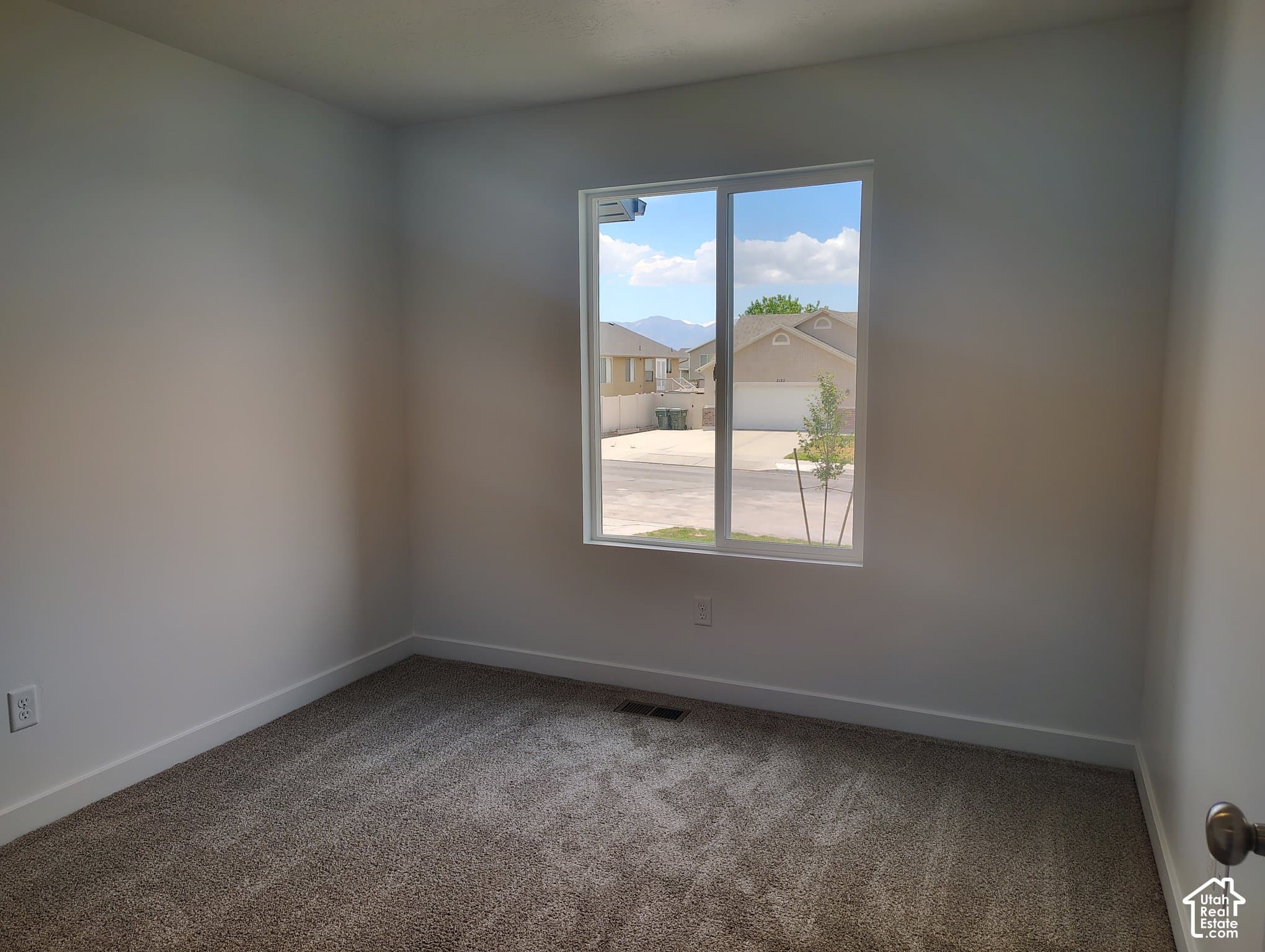Tooele House: 2124 N 90 W