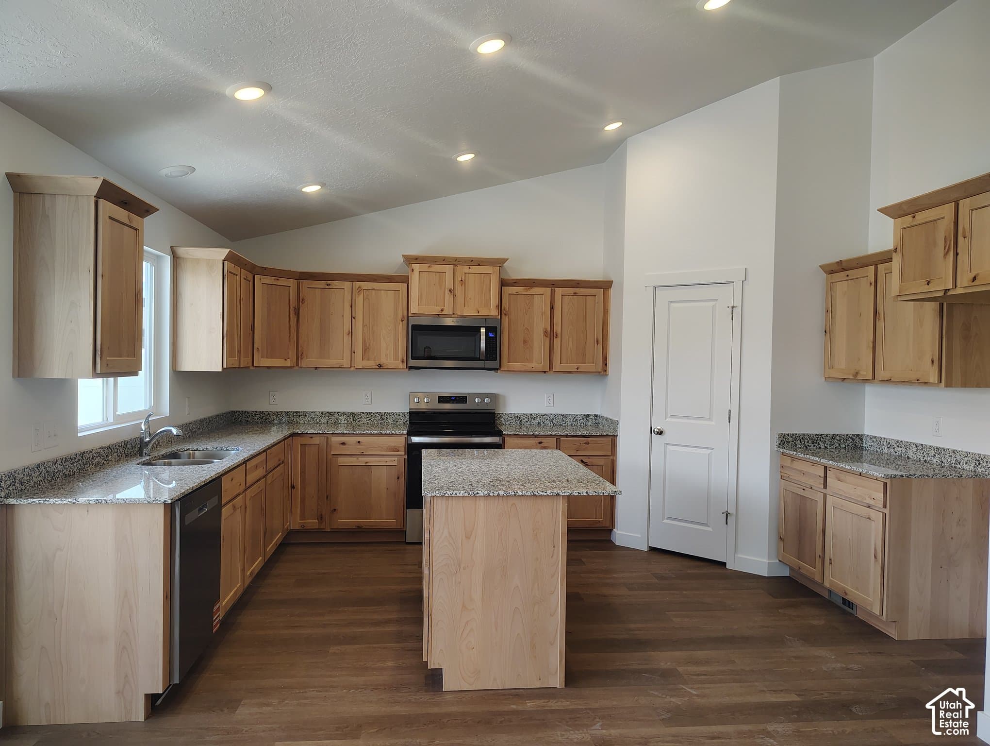 Tooele House: 2124 N 90 W