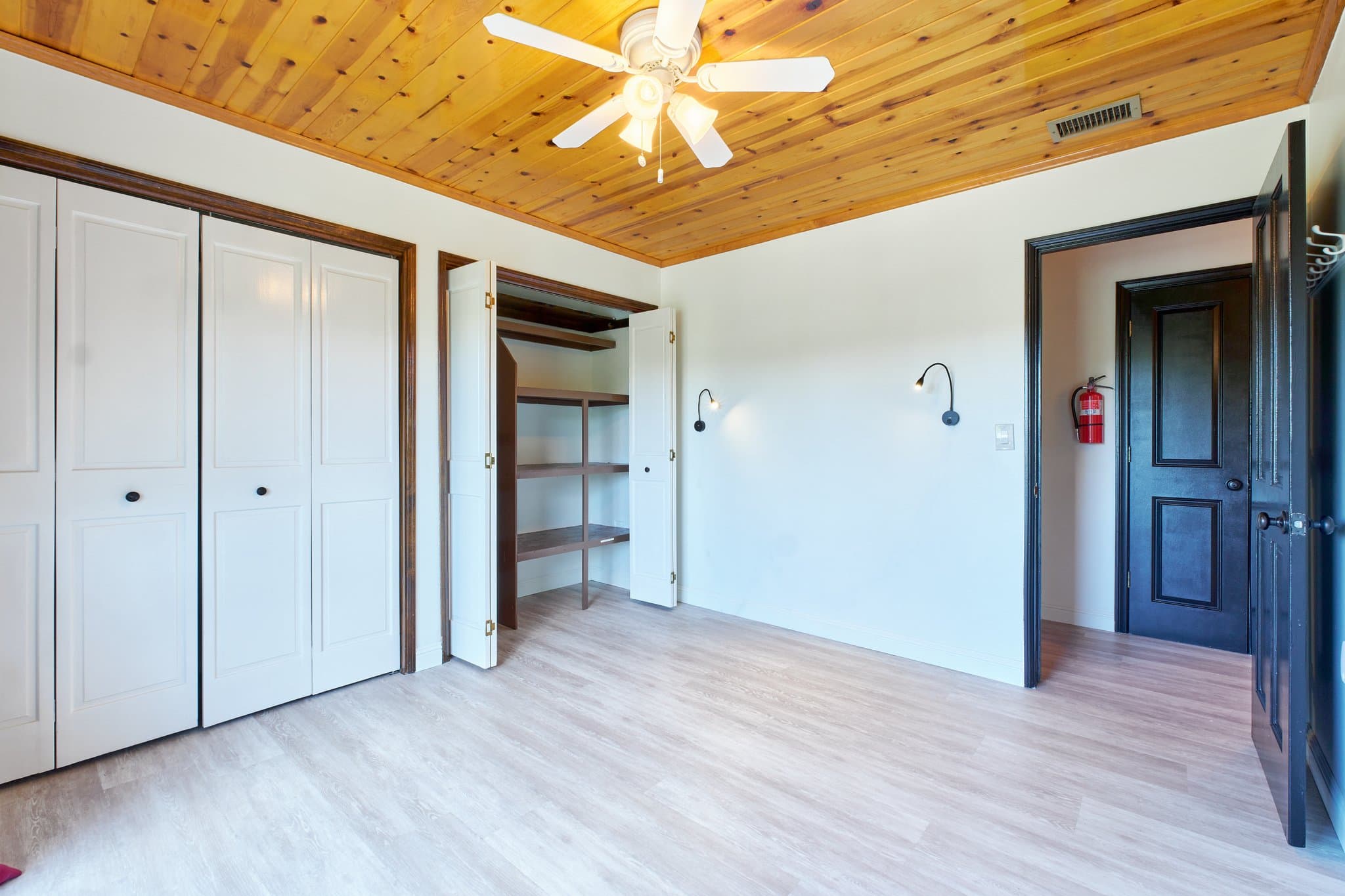 Big Bear City House: 509 Wallace Ln