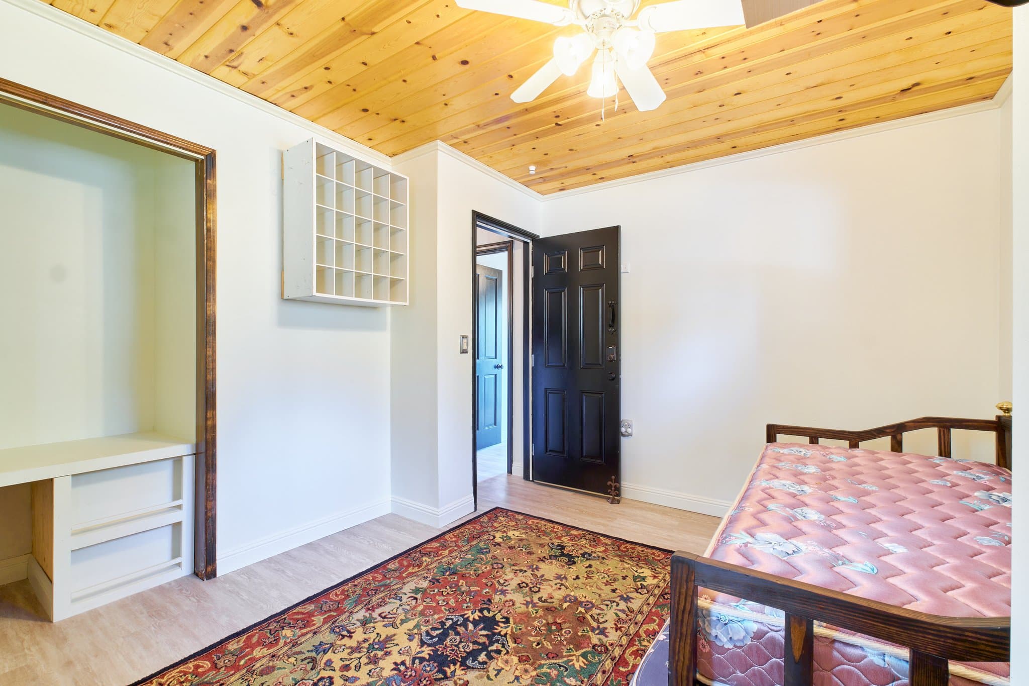Big Bear City House: 509 Wallace Ln