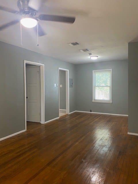 San Antonio House: 2445 Cincinnati Ave