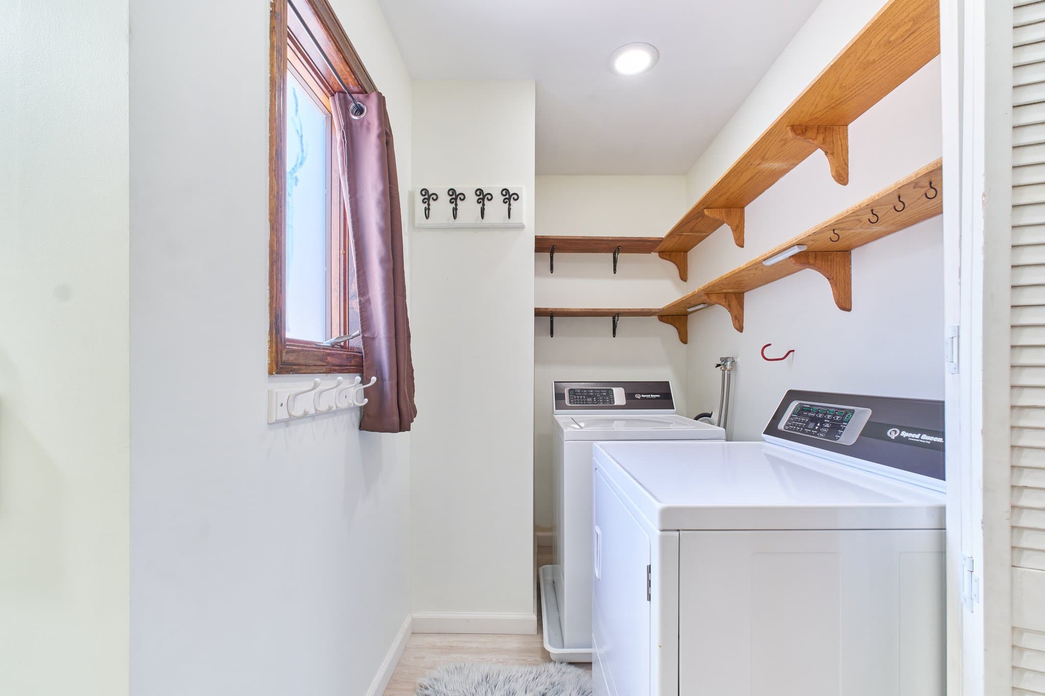 Big Bear City House: 509 Wallace Ln