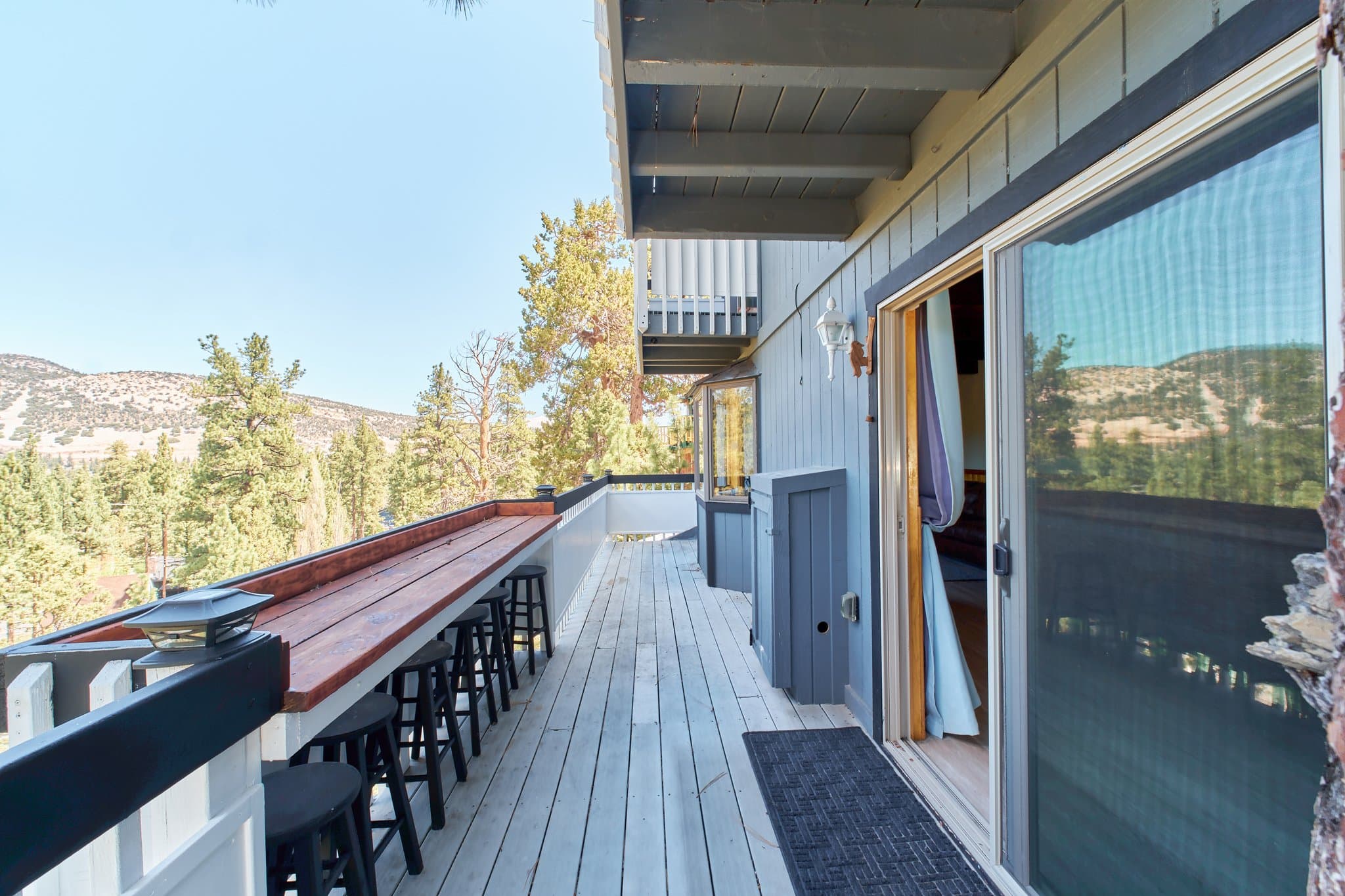 Big Bear City House: 509 Wallace Ln