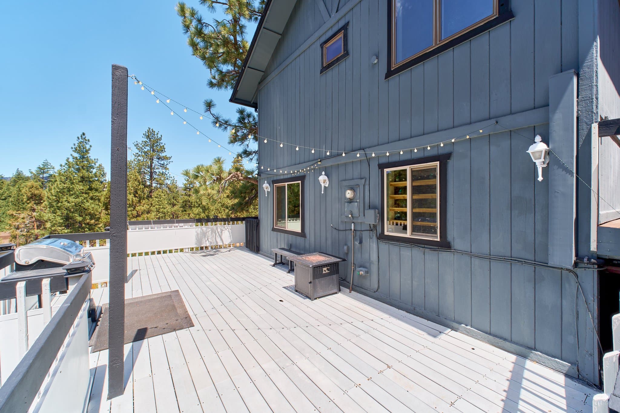 Big Bear City House: 509 Wallace Ln