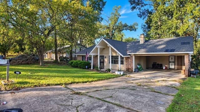 Jackson House: 1765 Casteel Dr