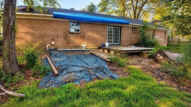 Jackson House: 1765 Casteel Dr