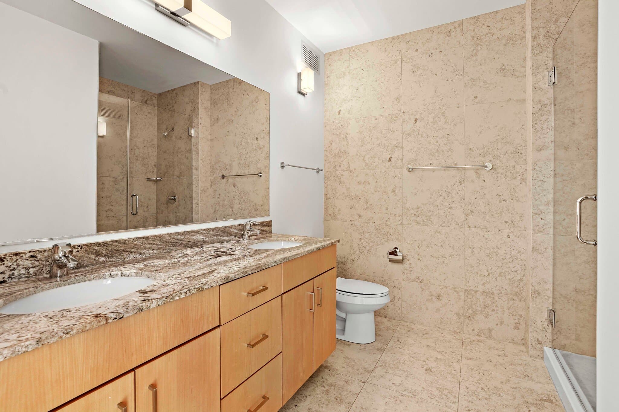 Chicago Condo: 201 E Ontario St