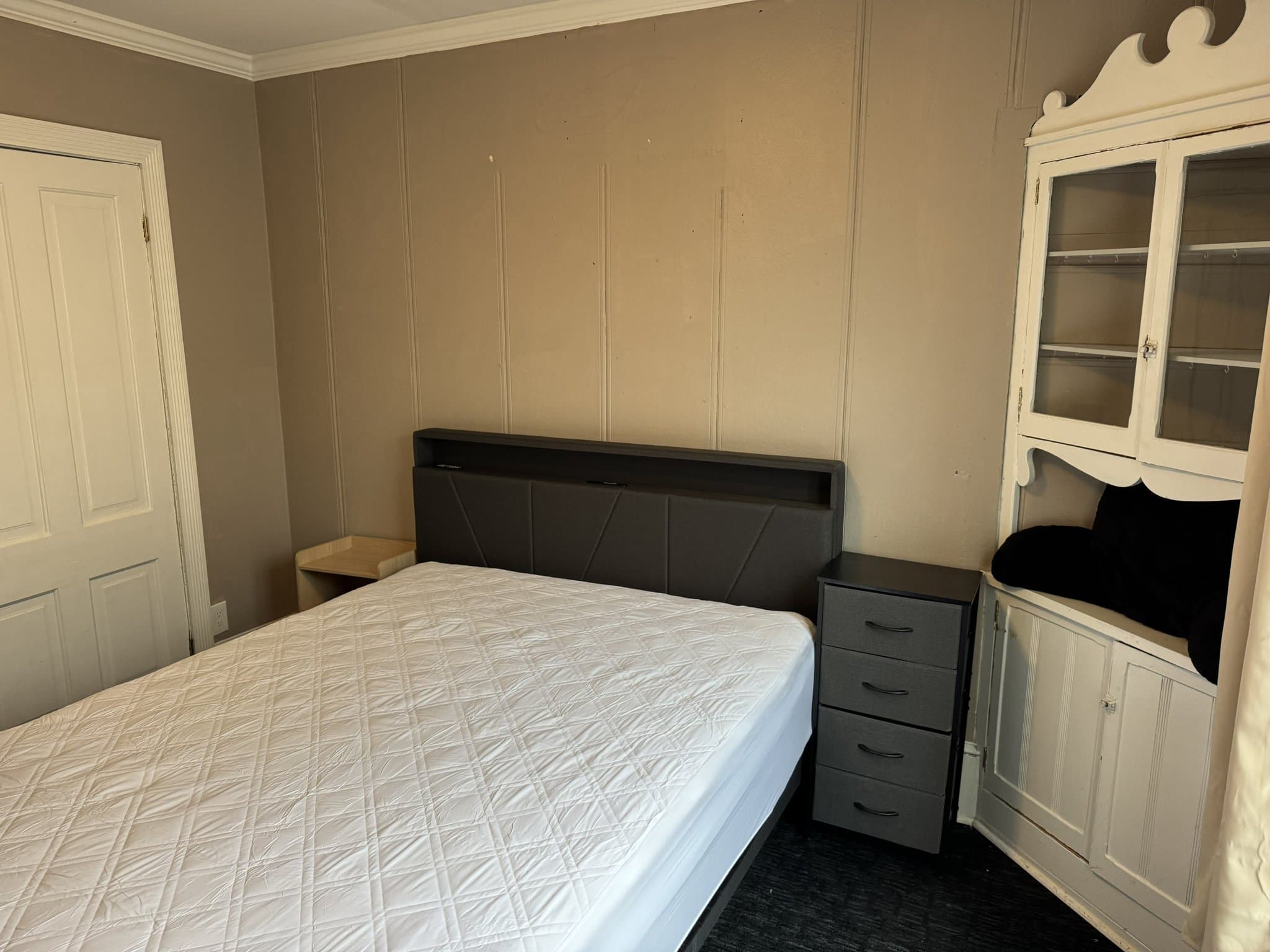 Leadville Single Room: 136 W 7th St