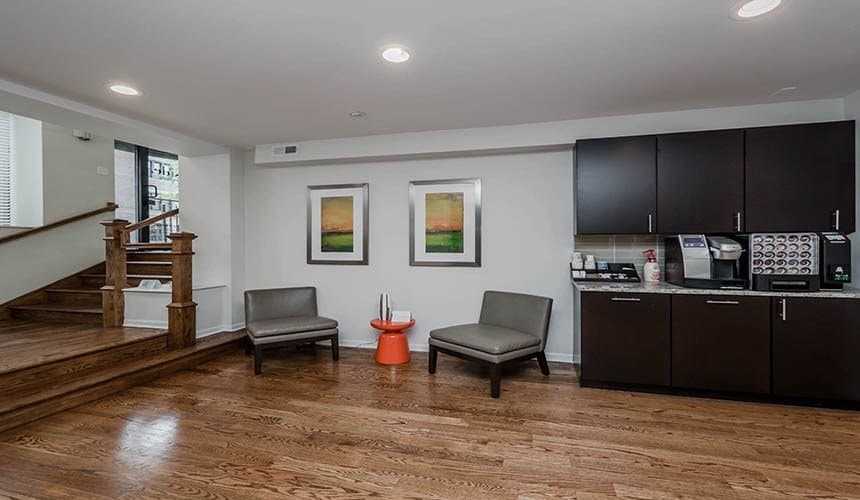 Chicago Condo: 937 West Cuyler Avenue