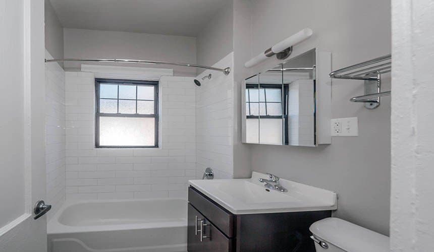 Chicago Condo: 937 West Cuyler Avenue