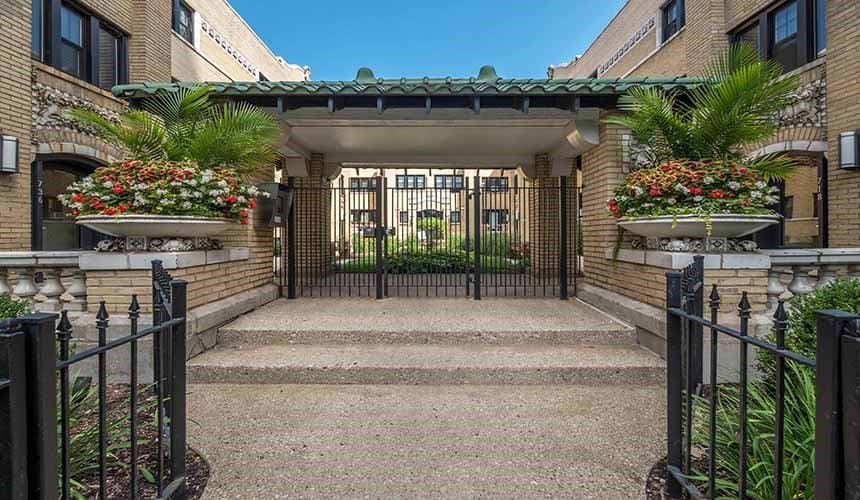 Chicago Condo: 937 West Cuyler Avenue