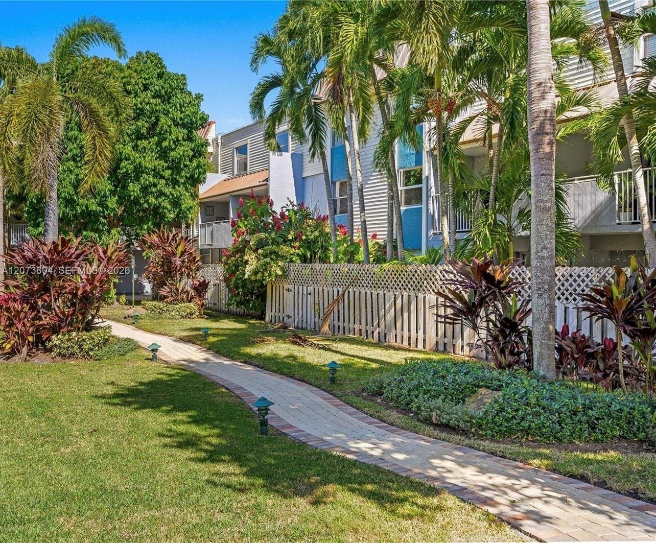 Miami Condo: 4600 SW 67th Ave