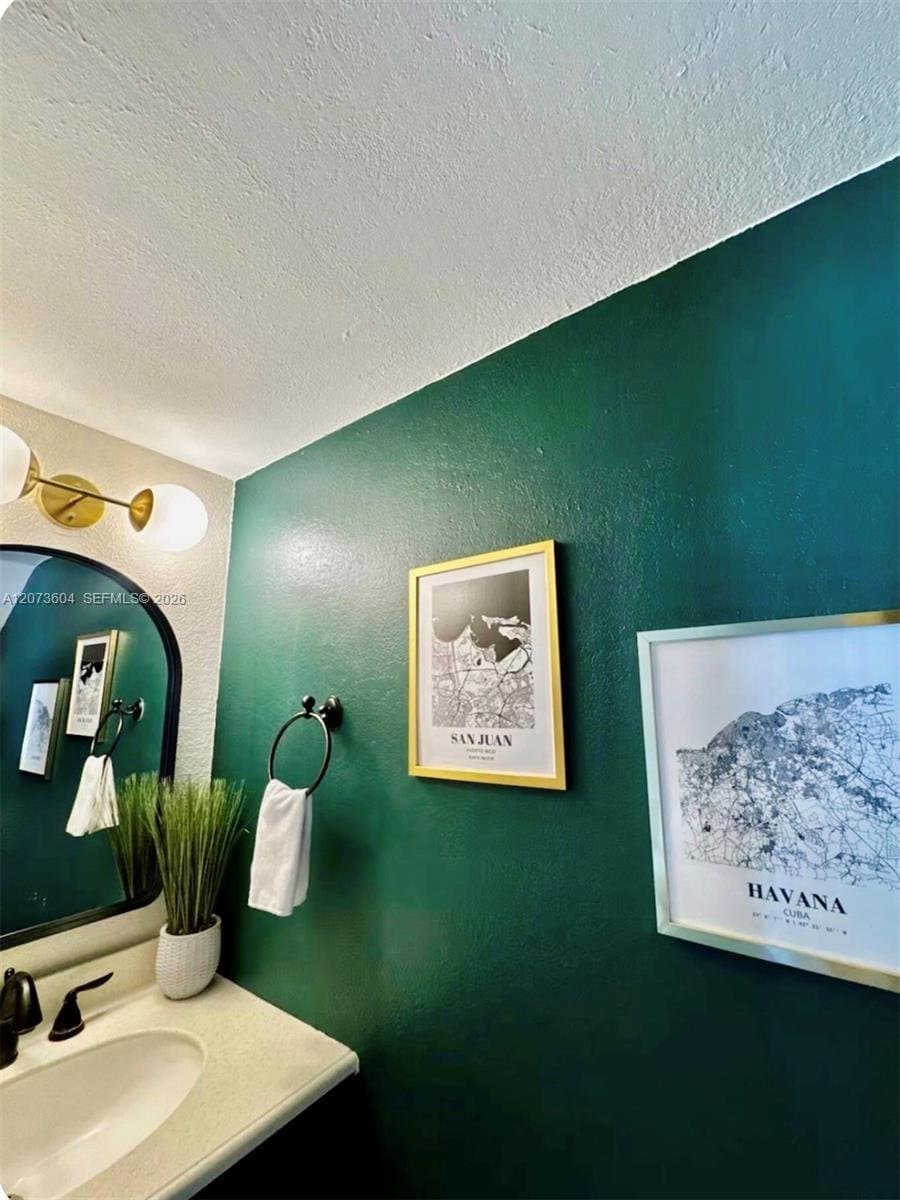 Miami Condo: 4600 SW 67th Ave