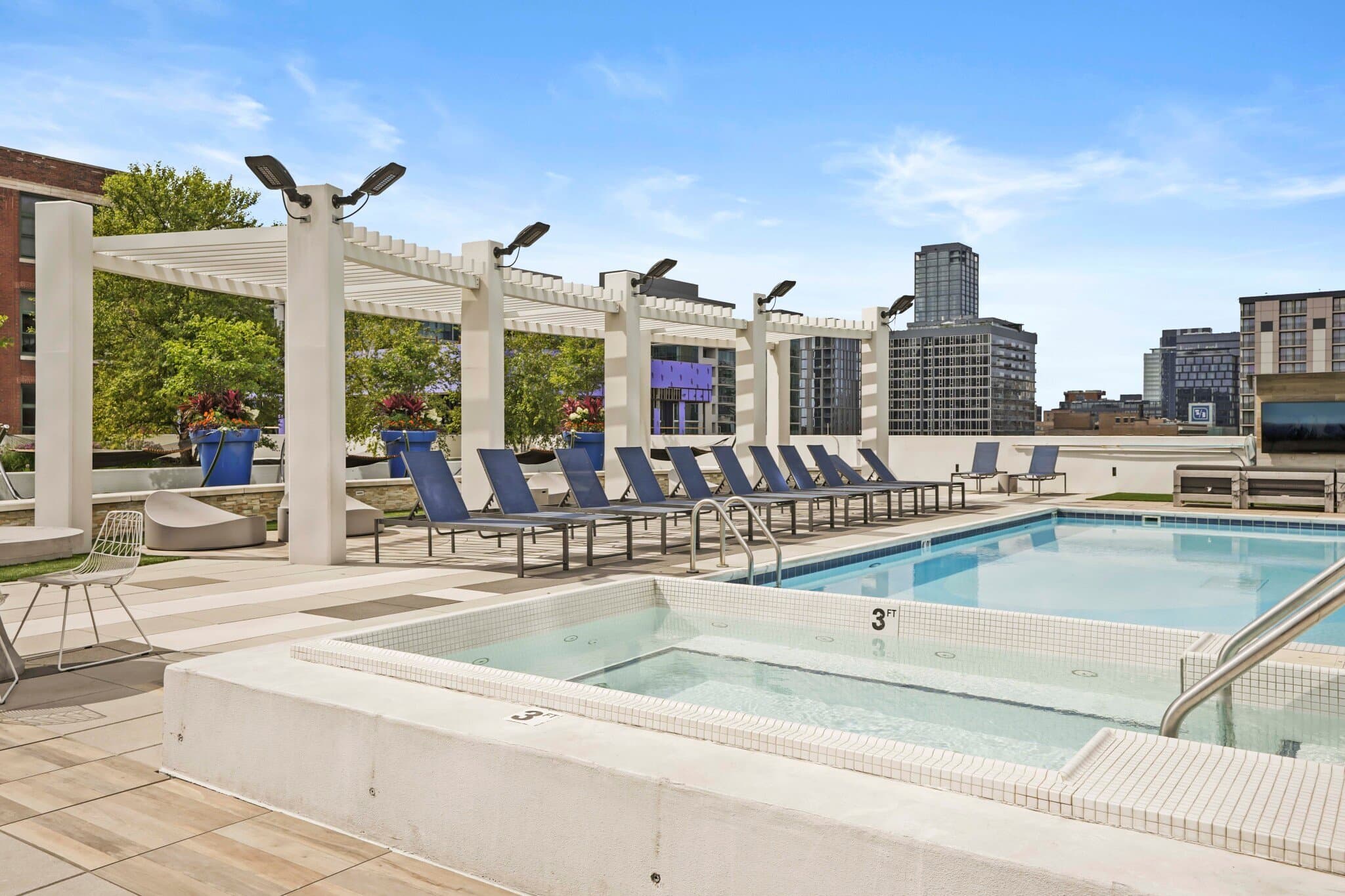 Chicago Condo: 208 South Halsted Street