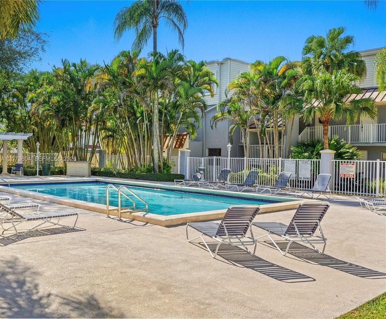 Miami Condo: 4600 SW 67th Ave