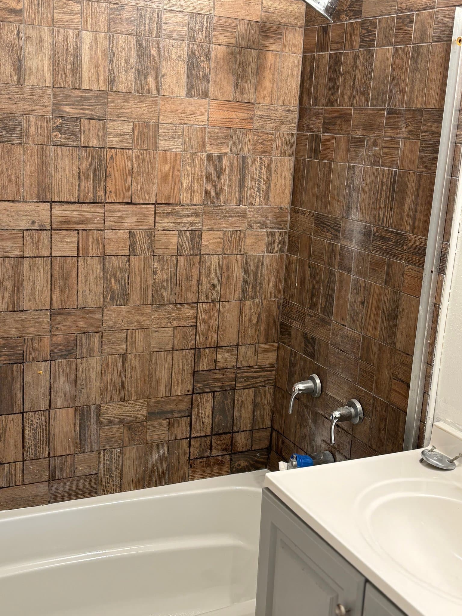 Inglewood House: 3231 W 111th Pl