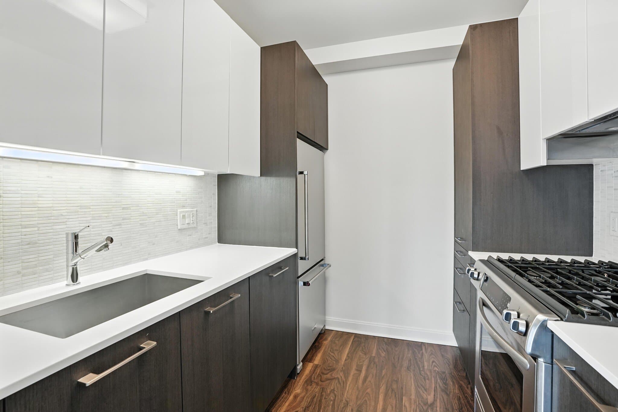 Chicago Condo: 223 N La Salle St