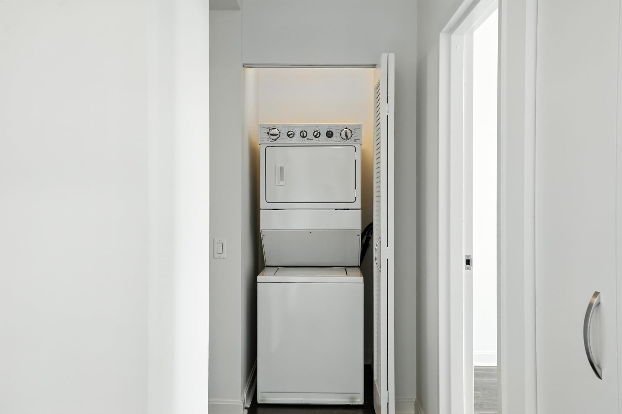 Chicago Condo: 223 N La Salle St
