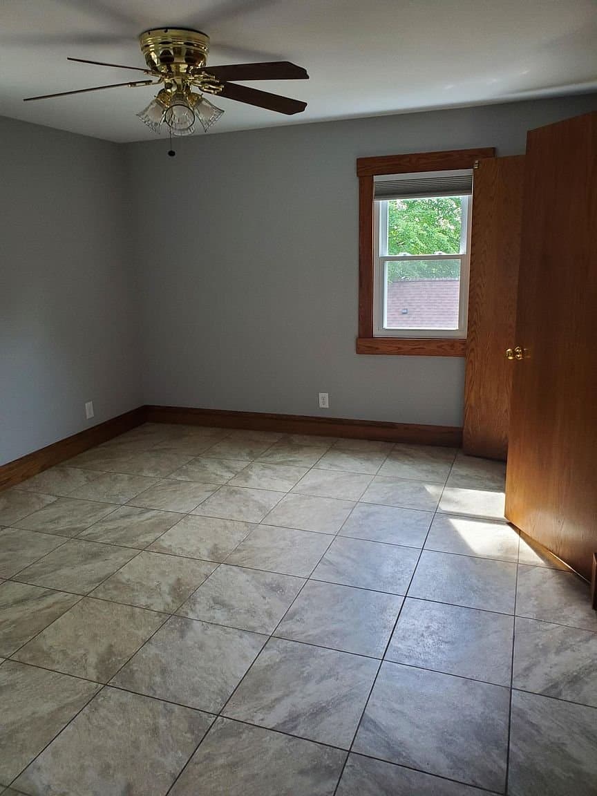 Omaha House: 3024 N 69th St