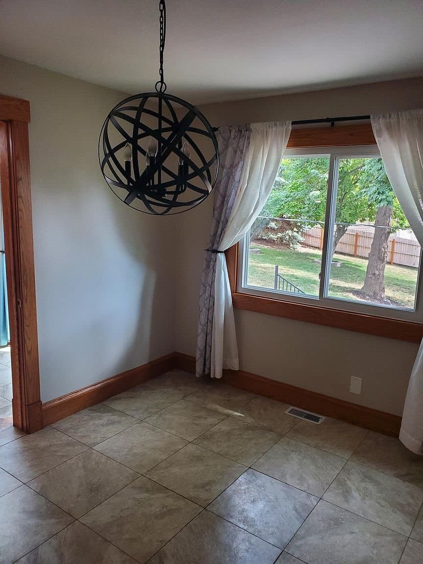 Omaha House: 3024 N 69th St