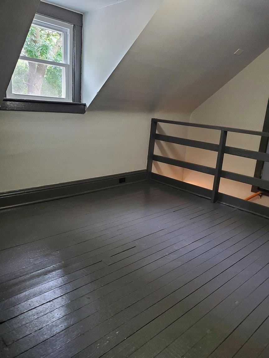 Omaha House: 3024 N 69th St