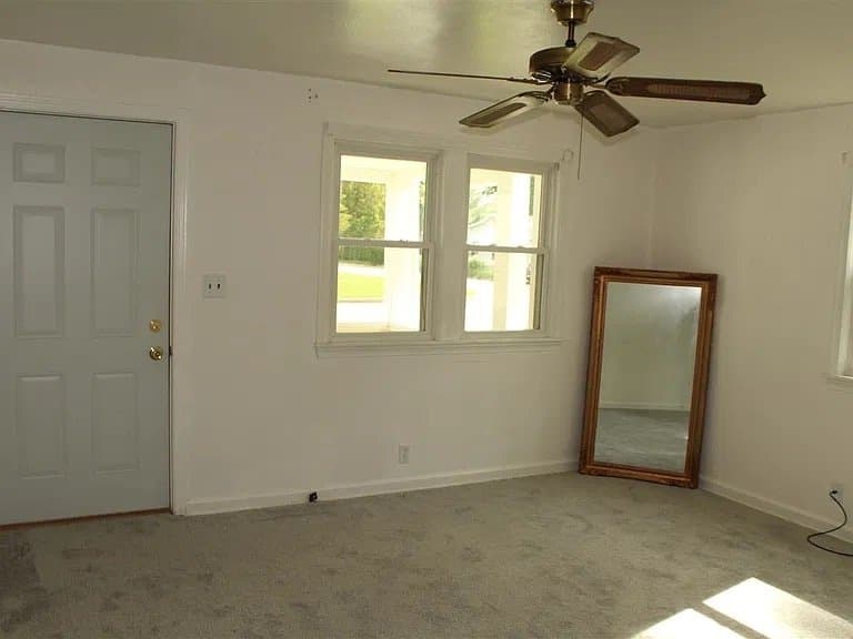 Machesney Park House: 808 Superior Ave
