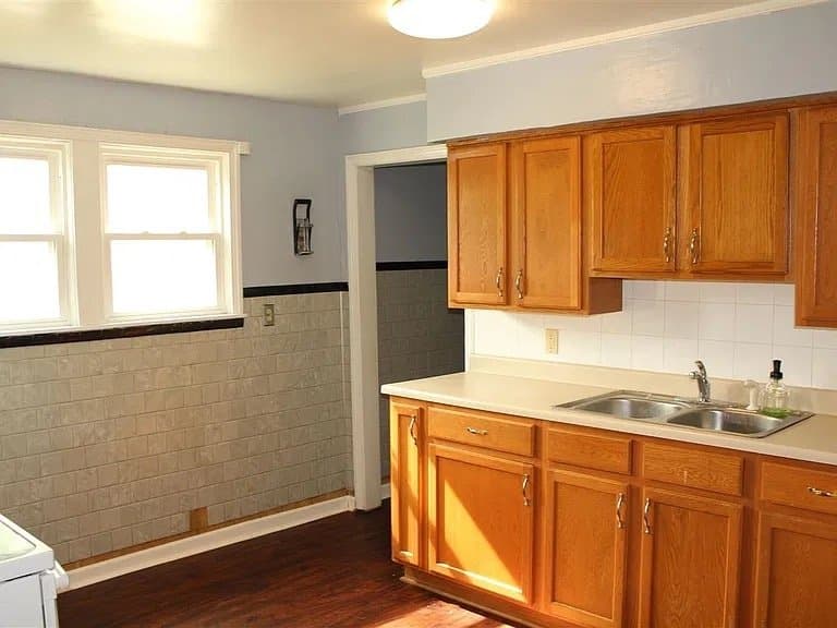 Machesney Park House: 808 Superior Ave