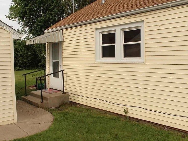 Machesney Park House: 808 Superior Ave