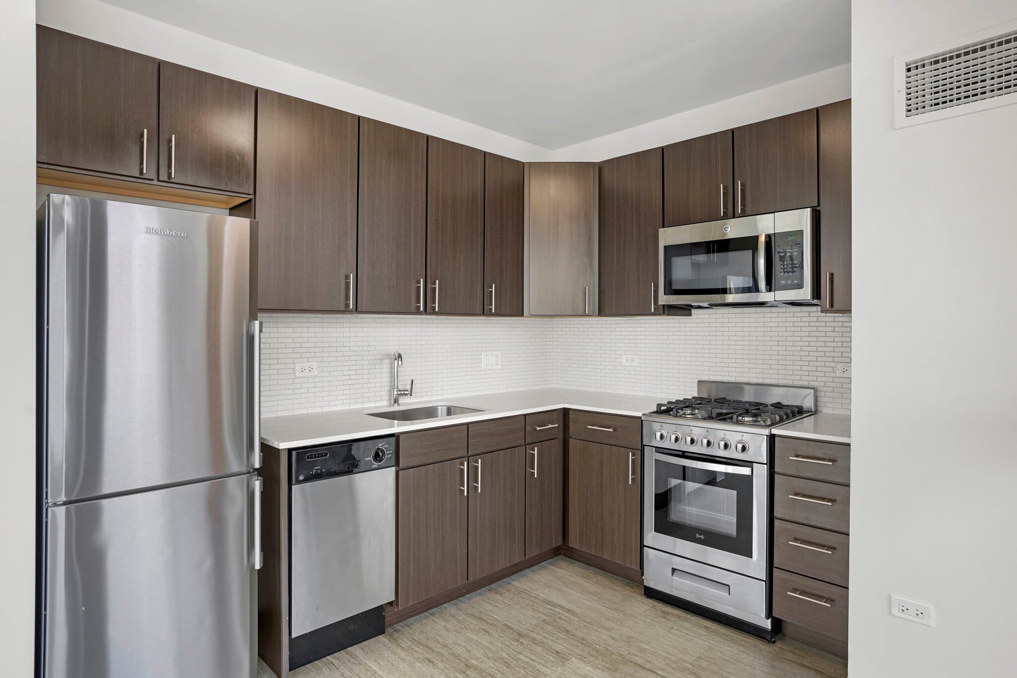 Chicago Condo: 224 W Huron St