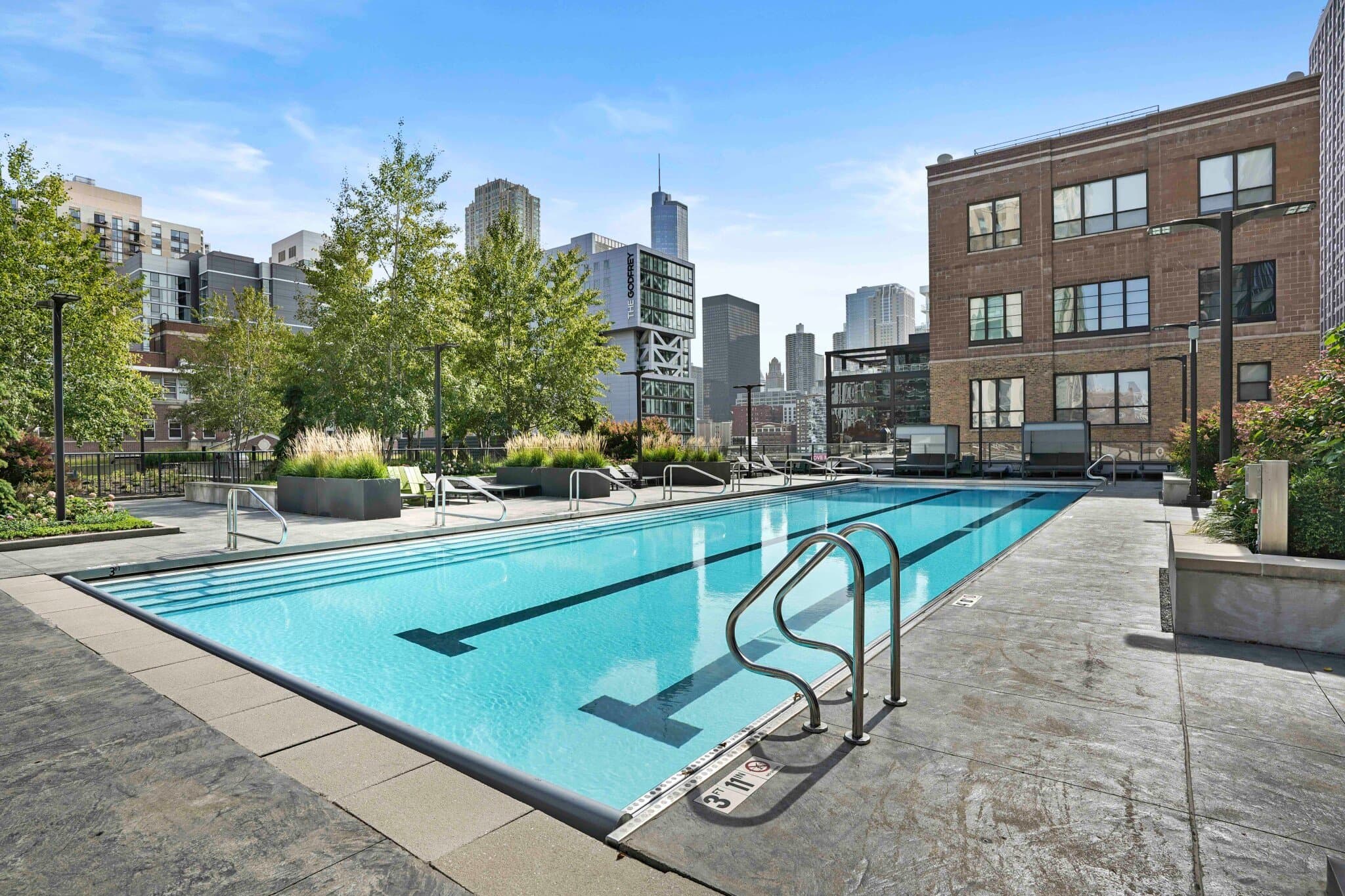 Chicago Condo: 224 W Huron St