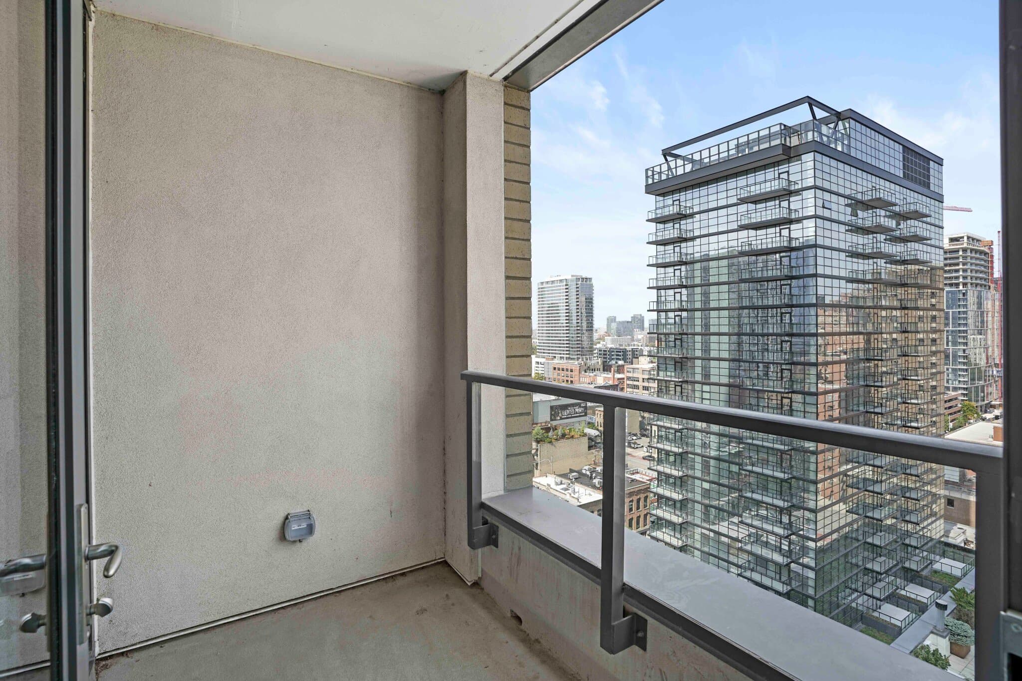 Chicago Condo: 224 W Huron St