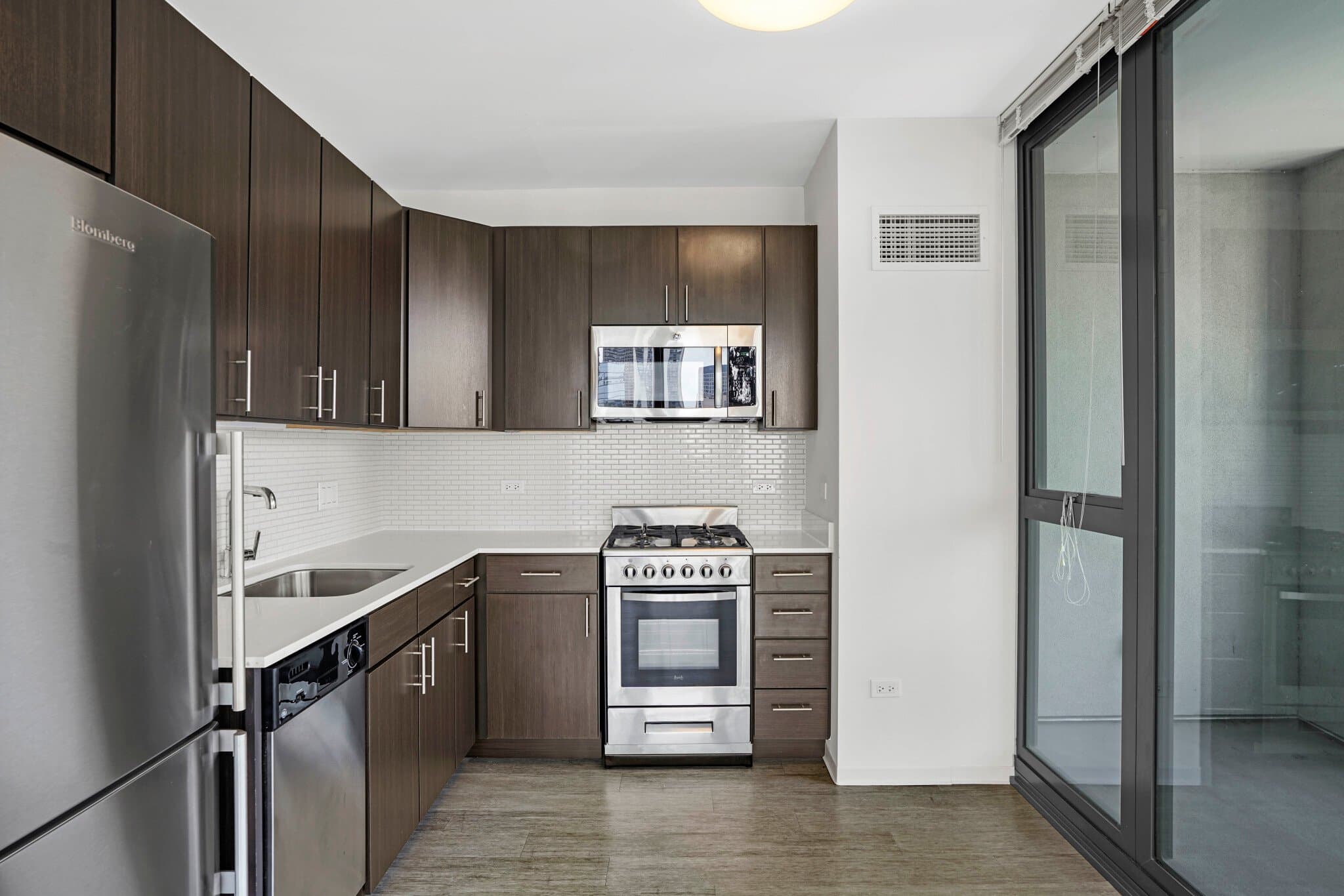Chicago Condo: 224 W Huron St