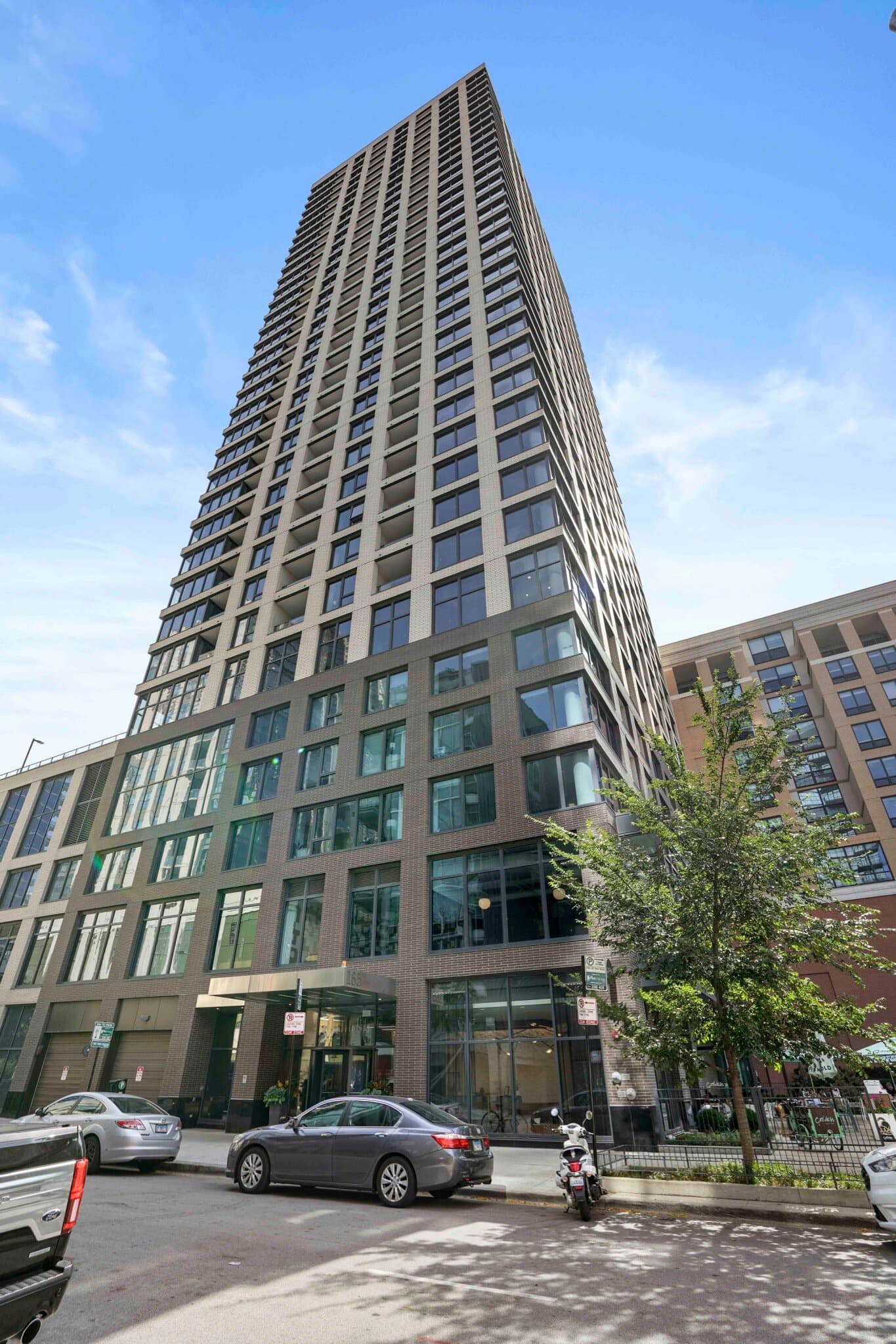 Chicago Condo: 224 W Huron St