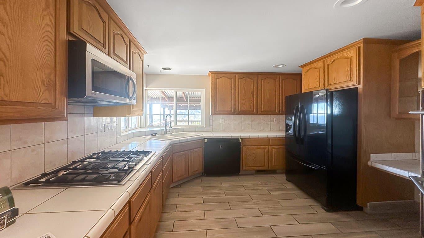 North Fork House: 34914 Sneezeweed Ln
